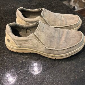 Sketchers relaxed fit